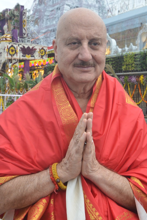 Popular_20Indian_20Actor_20Anupam_20Kher_20visited_20Tirumala_20Photos_20_286_29.jpg 6