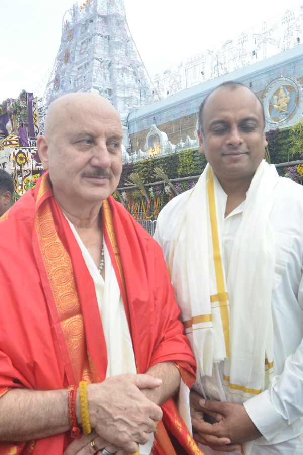 Popular_20Indian_20Actor_20Anupam_20Kher_20visited_20Tirumala_20Photos_20_287_29.jpg 7