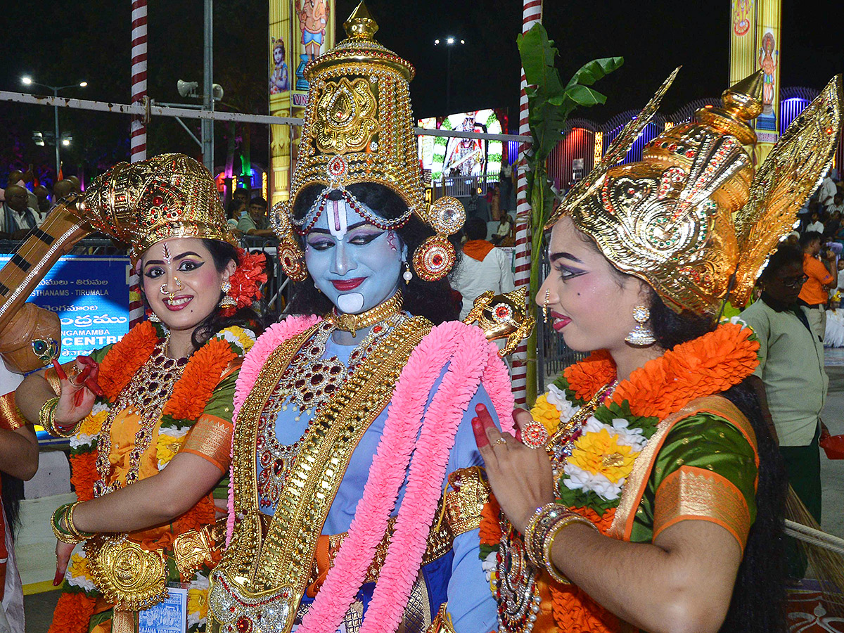 Tirumala_20Brahmotsavams_202025_20Hamsa_20Vahana_20Seva_20Photos__20_2816_29.jpg 16