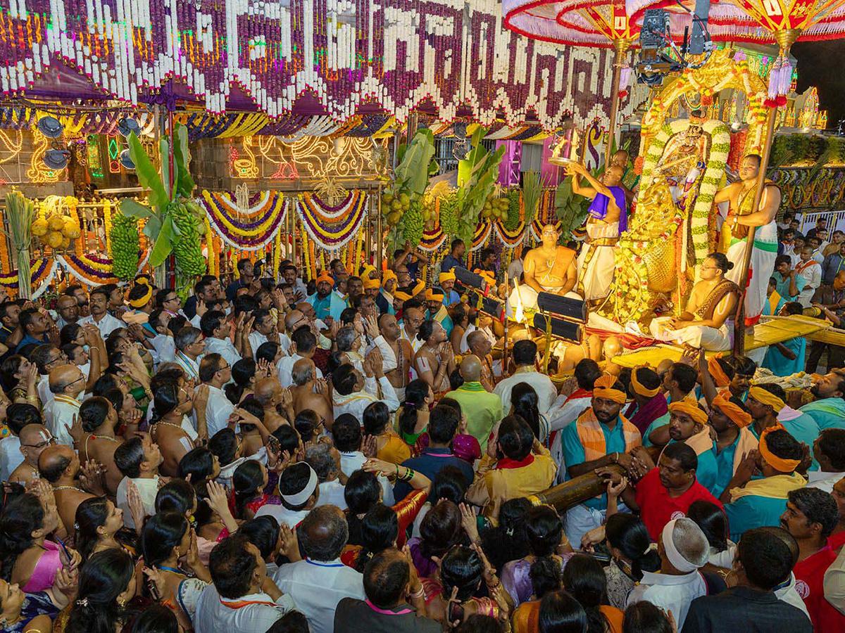 Tirumala_20Brahmotsavams_202025_20Hamsa_20Vahana_20Seva_20Photos__20_282_29.jpg 2