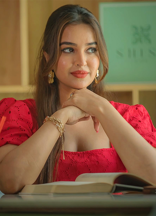 Tollywood_20Actress_20Pujita_20Ponnada_20Latest_20Photos__20_2810_29.jpg 10