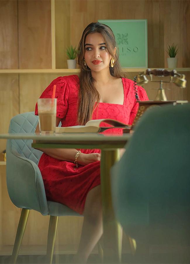 Tollywood_20Actress_20Pujita_20Ponnada_20Latest_20Photos__20_287_29.jpg 7