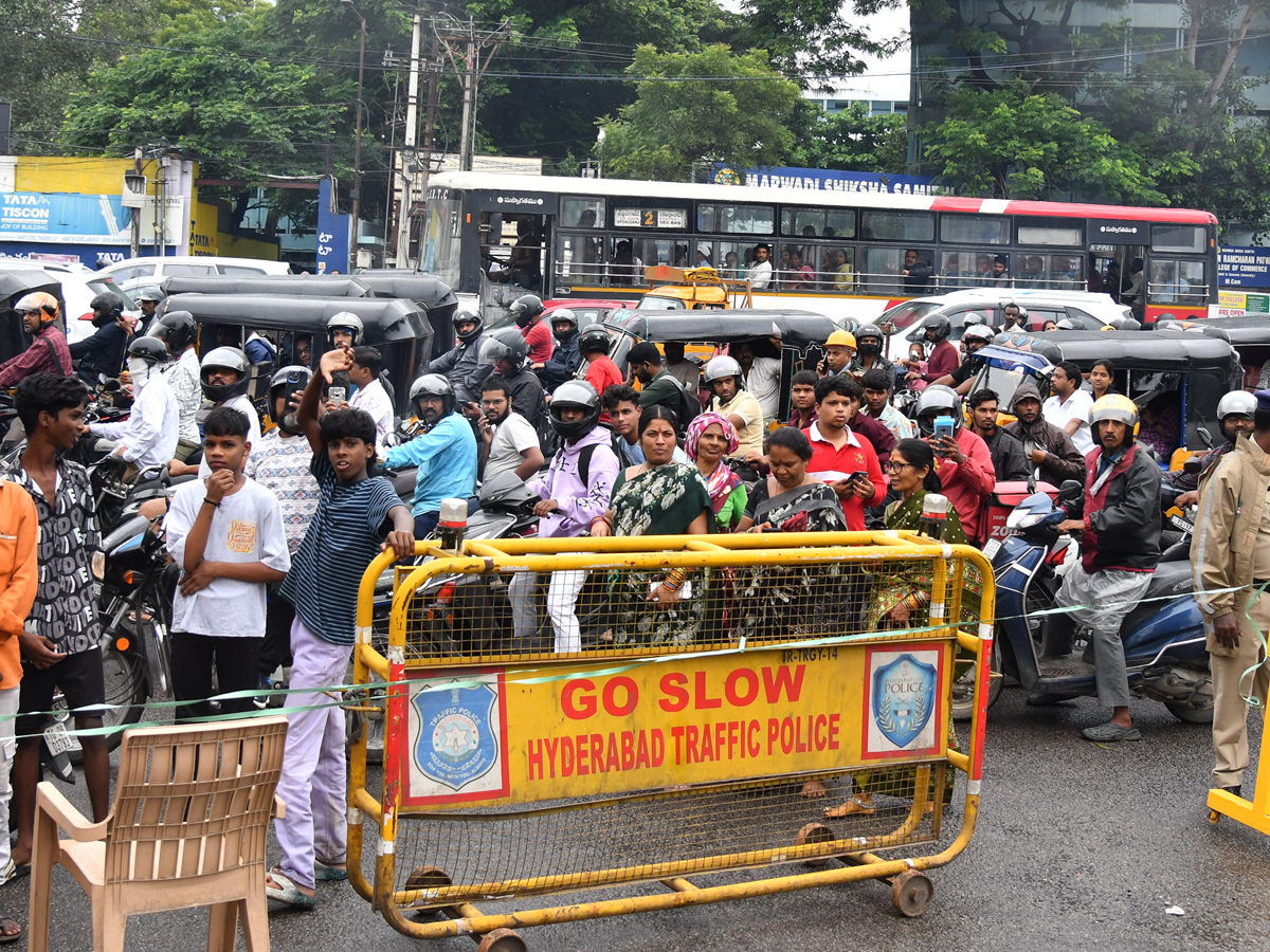 Heavy_20Flood_20Water_20Flow_20in_20Musi_20River_20due_20to_20Rains_20Photos_20_2819_29.jpg 20