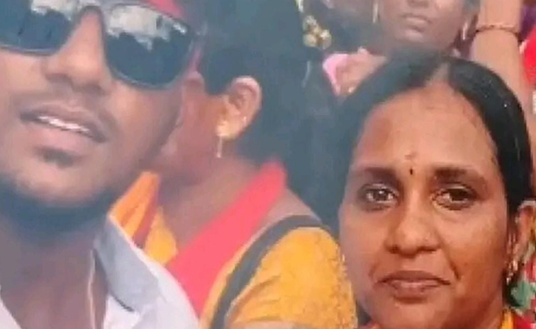 Karur_20stampede_20-engaged_20couple.jpg