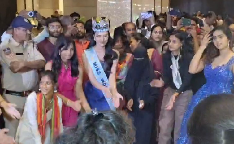 Miss_20World_20Opal_20Suchatha_20Chuangsri_20played_20Bathukamma_20Photos_20_285_29.jpg 6