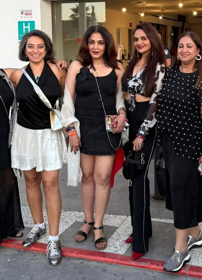 RamyaKrishna8.jpg 9