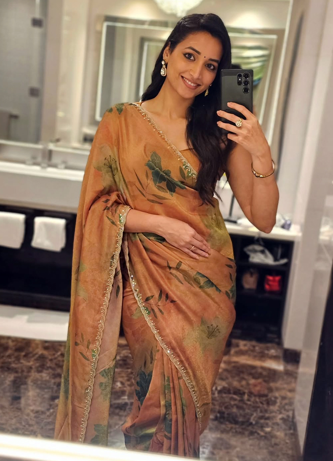 Srinidhi_20shetty14.jpg 15