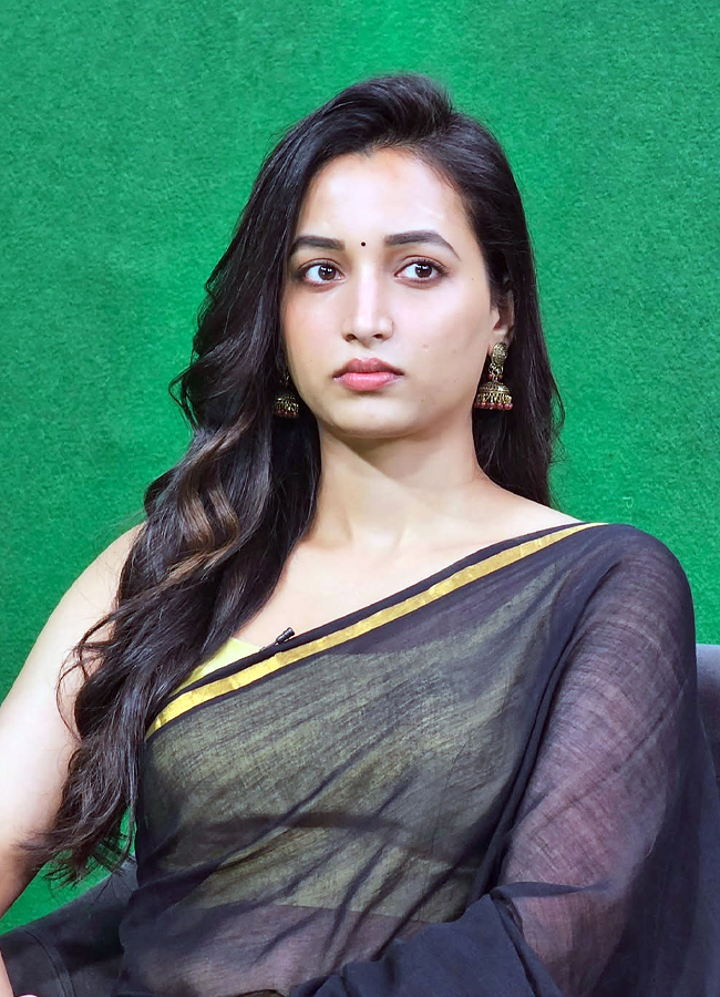 Srinidhi_20shetty17.jpg 18