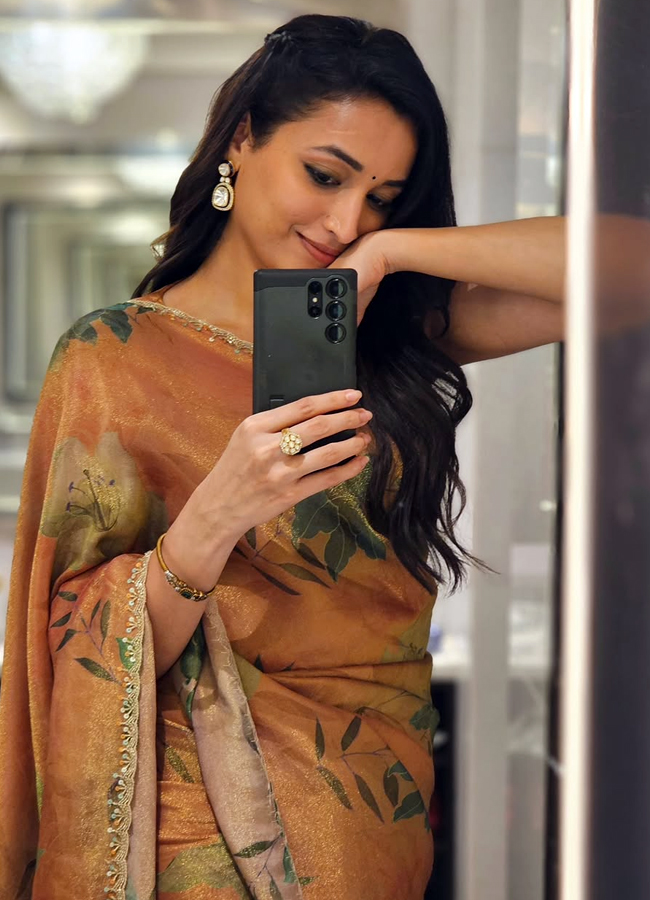 Srinidhi_20shetty6.jpg 7