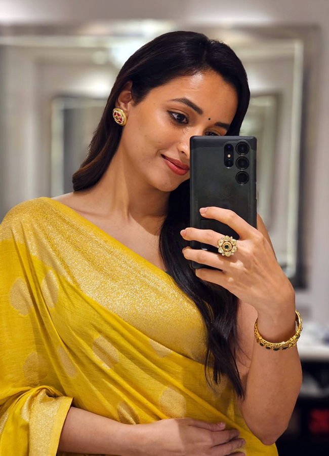 Srinidhi_20shetty9.jpg 10