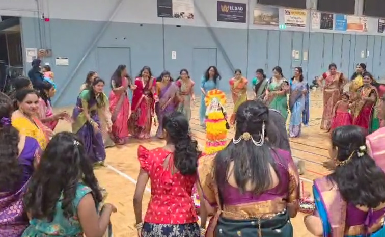 bhatukamma2.jpg