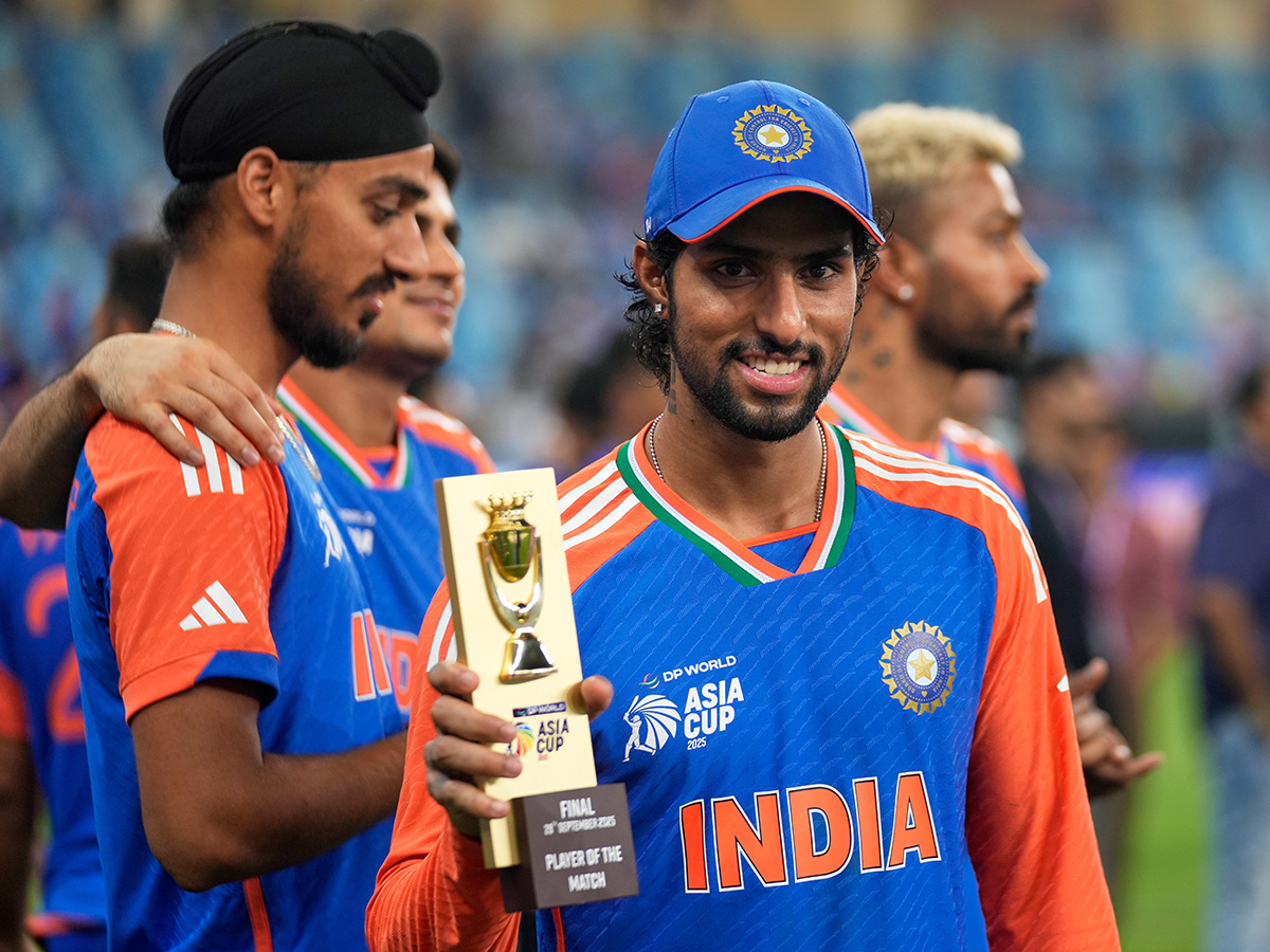Asia_20Cup_20cricket_20final_20between_20India_20and_20Pakistan_20at_20Dubai_20International_20Cricket_20Stadium__20_2813_29.jpg 13