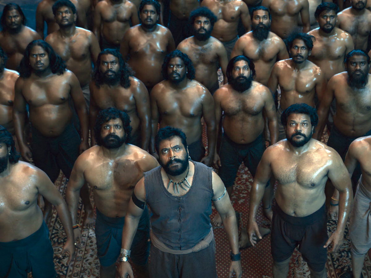 Rajasaab_20trailer32.jpg 9