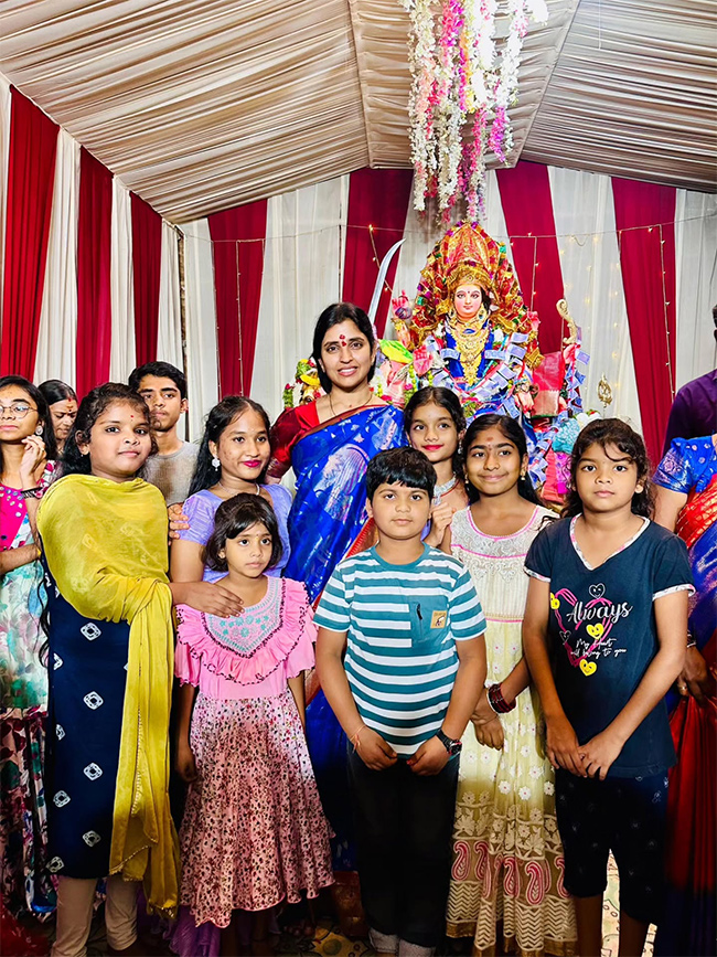 YSRCP_20Leader_20Shyamala_20Dussehra_20Pooja_20in_20Hyderabad__20_2811_29_0.jpg 11