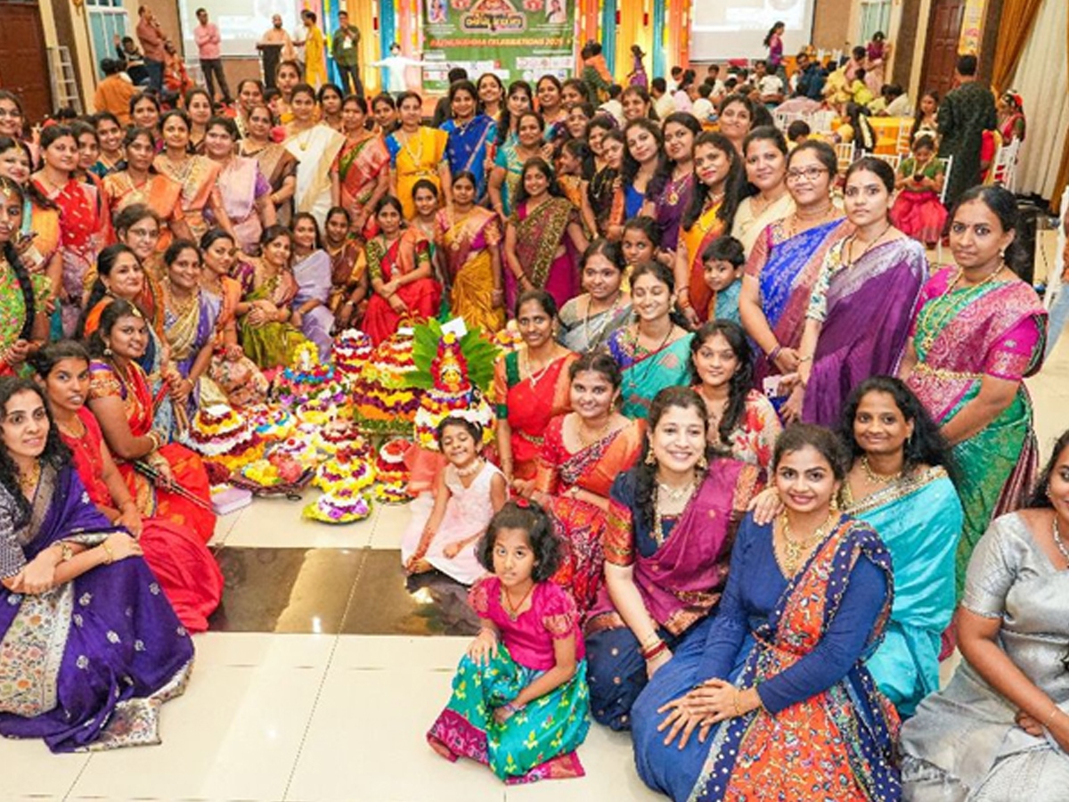 Bathukamma_20in_20malaysiya.jpg 14