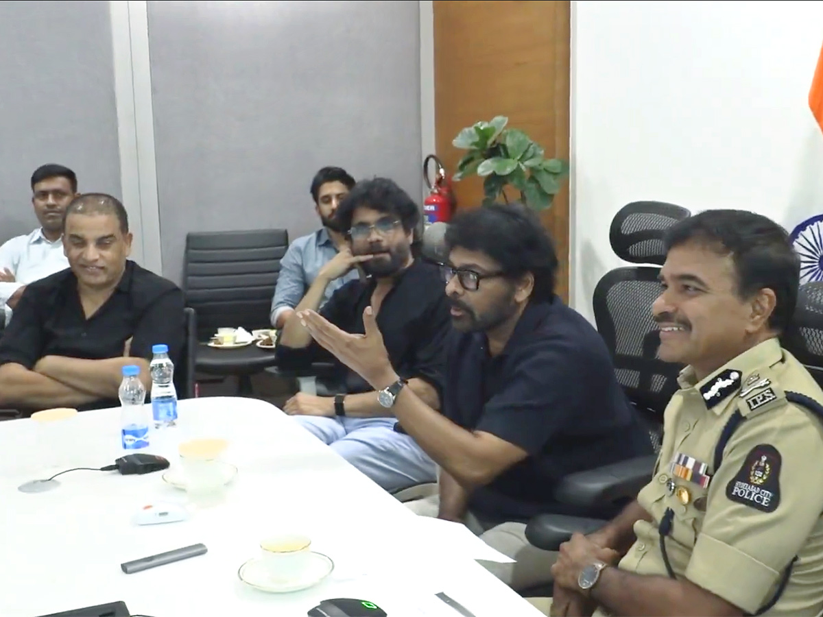 Hyderabad_20cybercrime_20cops_20bust_20India_20biggest_20film_20piracy_20racket__20_2811_29.jpg 11