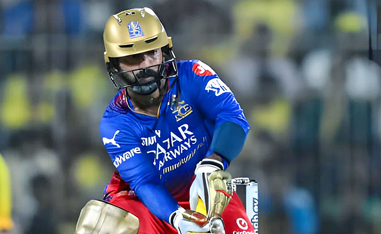 dineshkarthik1.jpg