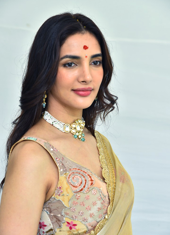 Hilesso_20Movie_20Actress_20Natasha_20Singh_20HD_20Photos__20_2813_29.jpg 13