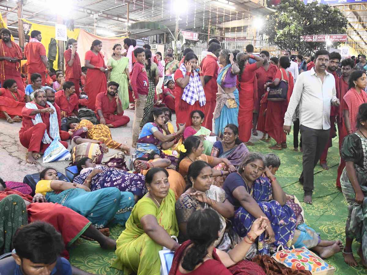 Vijayawada_20Dasara_20Navaratri_202025_20Photos_20_2813_29_0.jpg 23