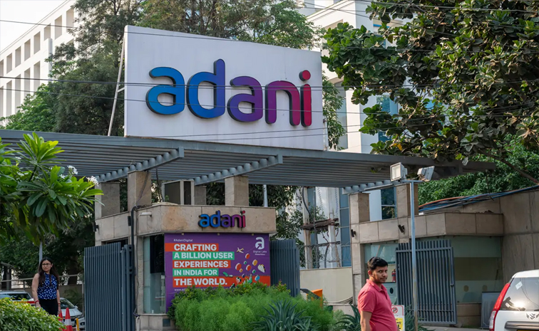 adani01.jpg