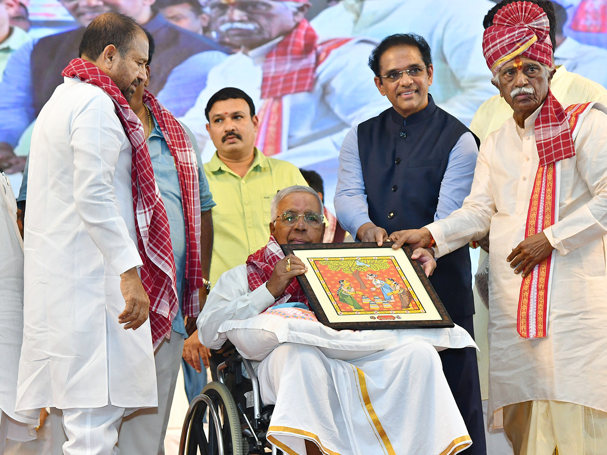 Bandaru_20Dattatreya_20Started_20Alai_20Balai_20Program_20in_20Nampally_20Exhibition_20Photos_20_2830_29_0.jpg 30