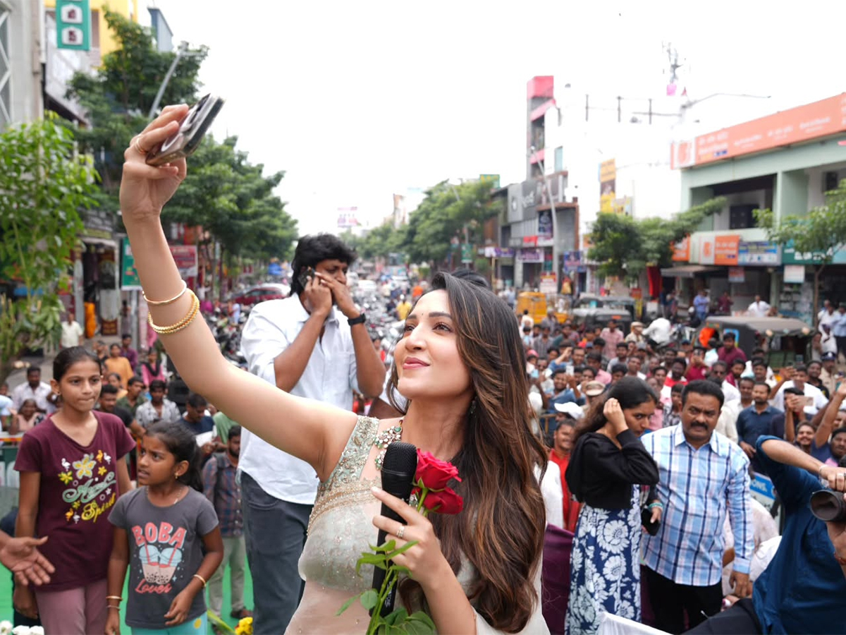 Tollywood_20Actress_20Neha_20Shetty_20At_20Kakinada__20_281_29.jpg 1