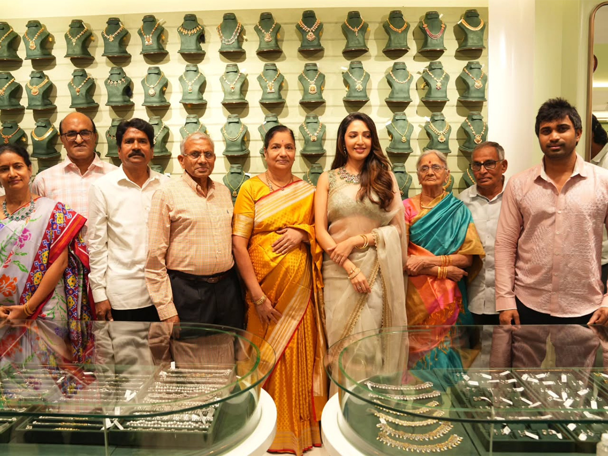 Tollywood_20Actress_20Neha_20Shetty_20At_20Kakinada__20_287_29.jpg 7