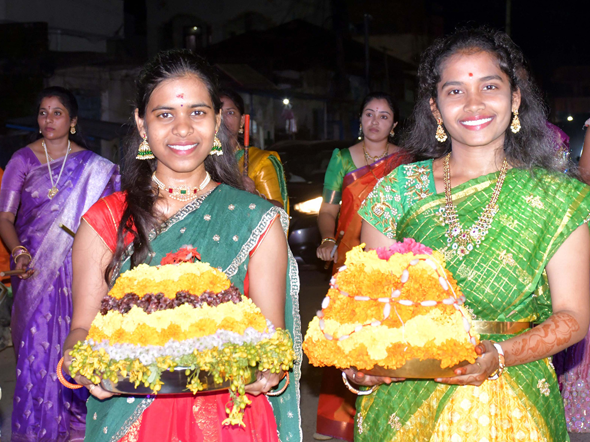 Bathukamma_202025_20Celebrations_20in_20Karimnagar_20District_20Photos__20_286_29.jpg 6
