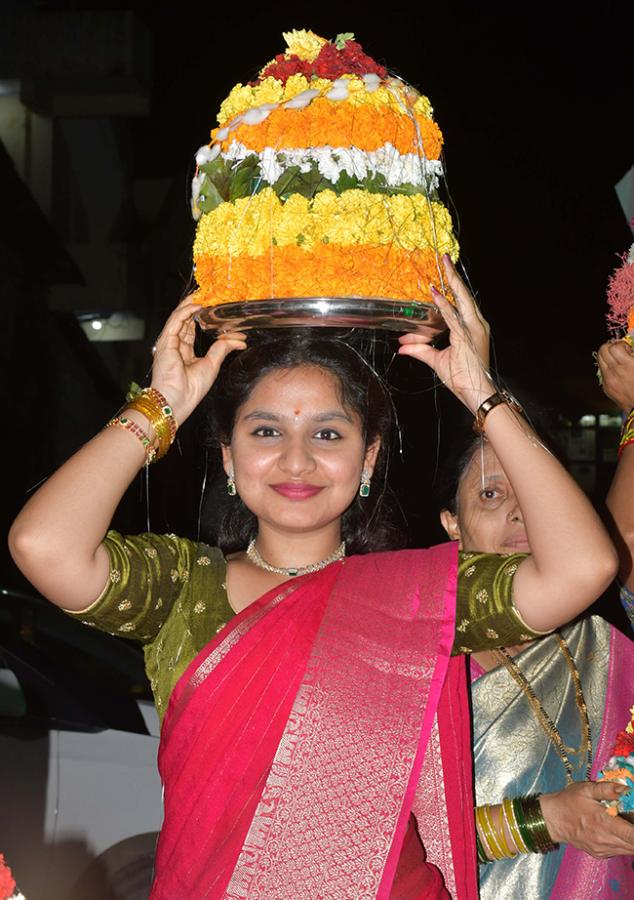 Bathukamma_202025_20Celebrations_20in_20Karimnagar_20District_20Photos__20_288_29.jpg 8