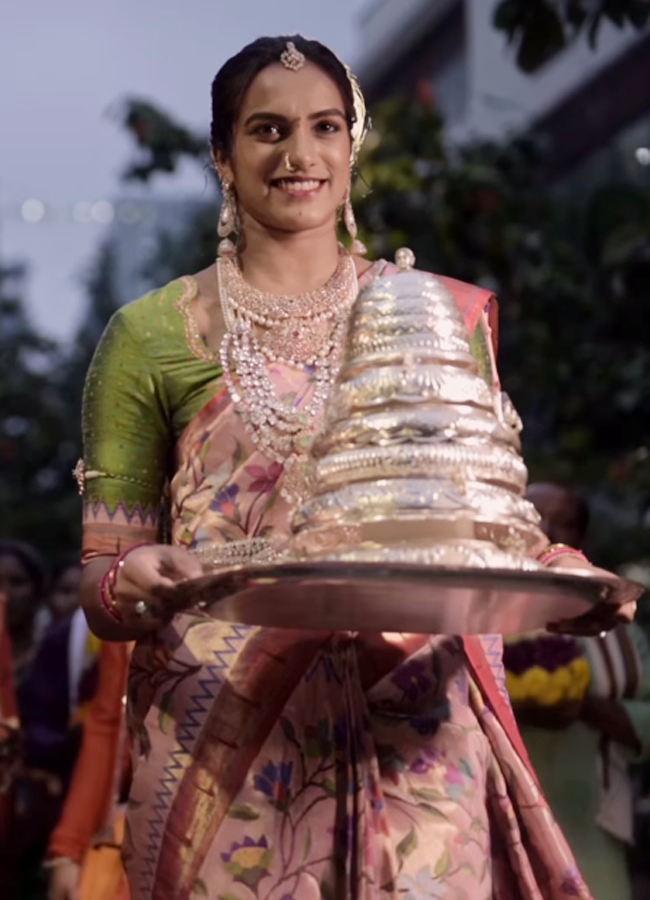 PV_20Sindhu_20Brathukamma_20celebrations6.jpg 7