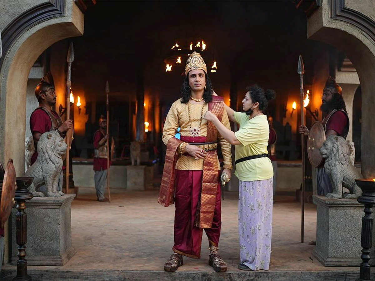 Pragathi_20Shetty_20in_20Kantara_20Chapter_201_20Movie_20Set_20Photos__20_283_29.jpg 3