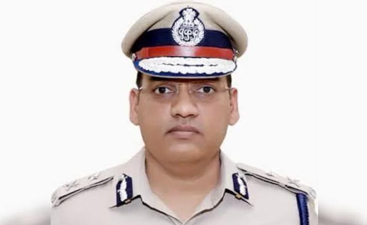 Senior-Ips-Officer-Shoots-H.jpg
