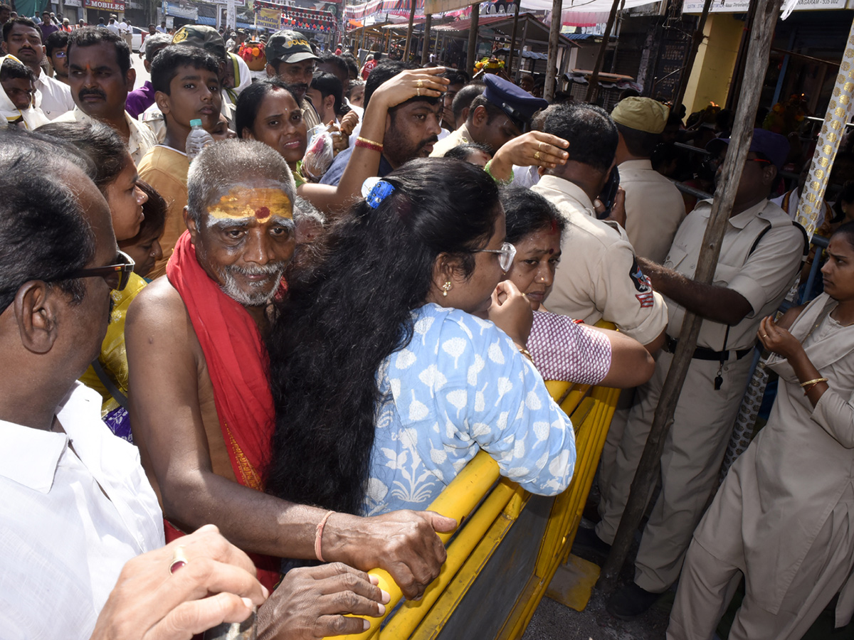Vizianagaram_20Tholella_20Utsavam_20at_20Pydithalli_20Ammavaru_20Temple__20_2815_29.jpg 15