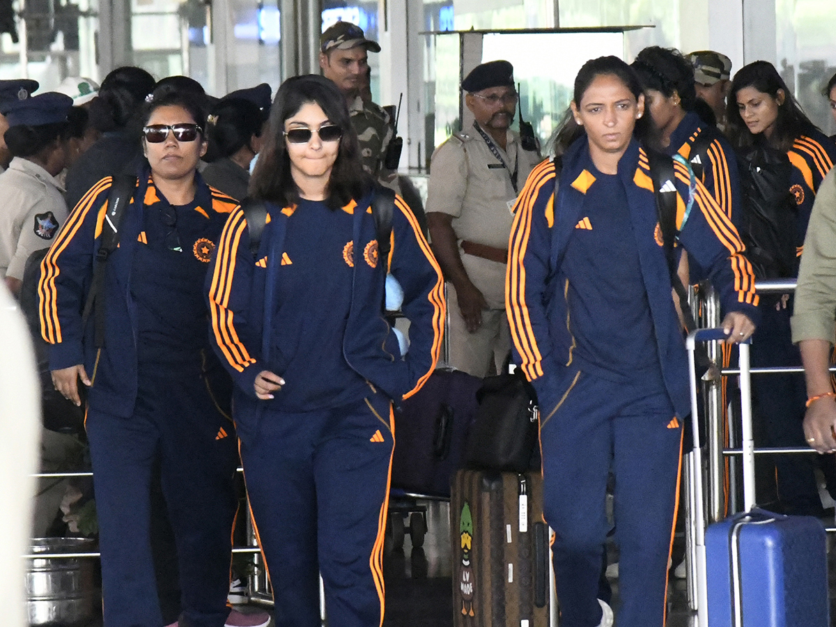 _23CWC2025--India-Womens-Team-Squad-in-Visakhapatnam_1.jpg 1