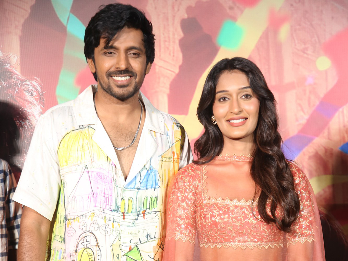 Mithra_20Mandali_20Trailer_20Launch_20Event_20Photos__20_2811_29.jpg 11