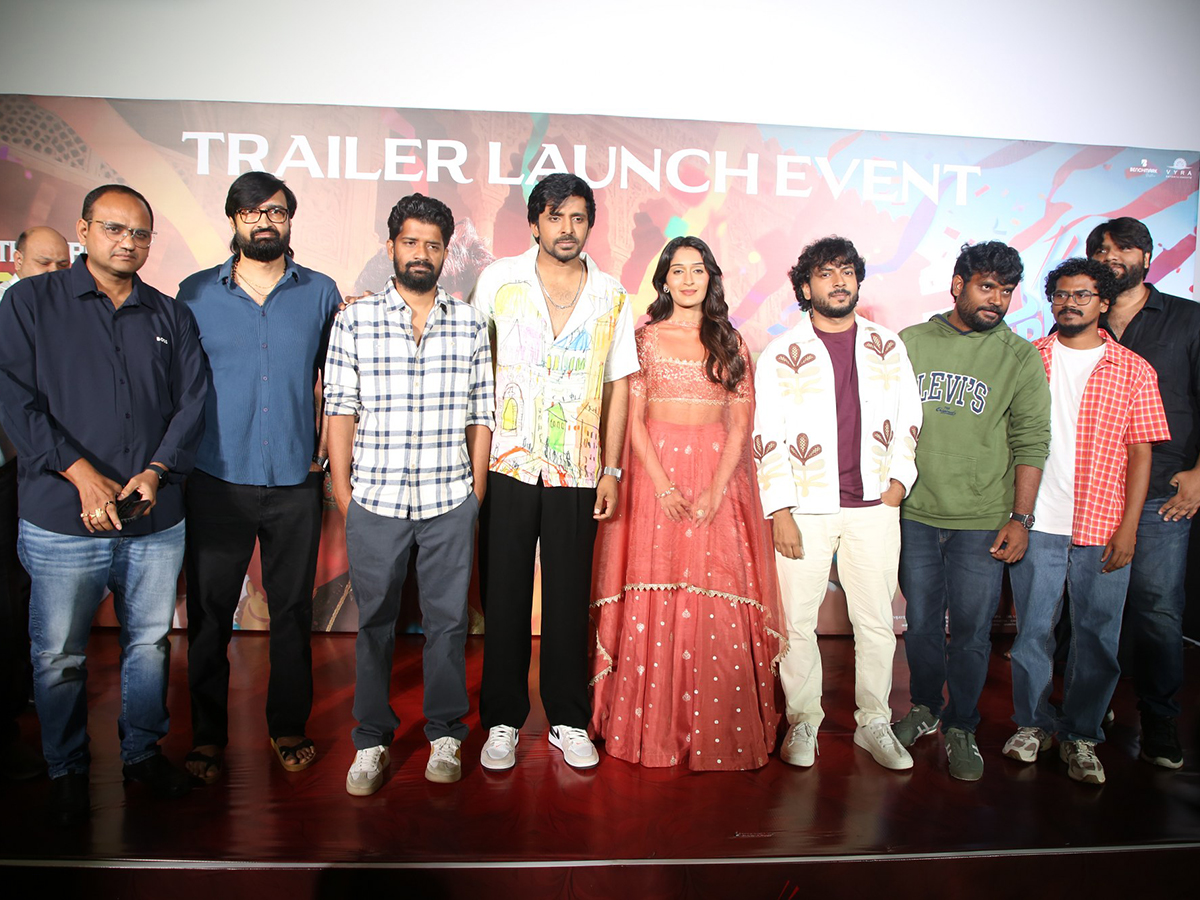 Mithra_20Mandali_20Trailer_20Launch_20Event_20Photos__20_281_29.jpg 1