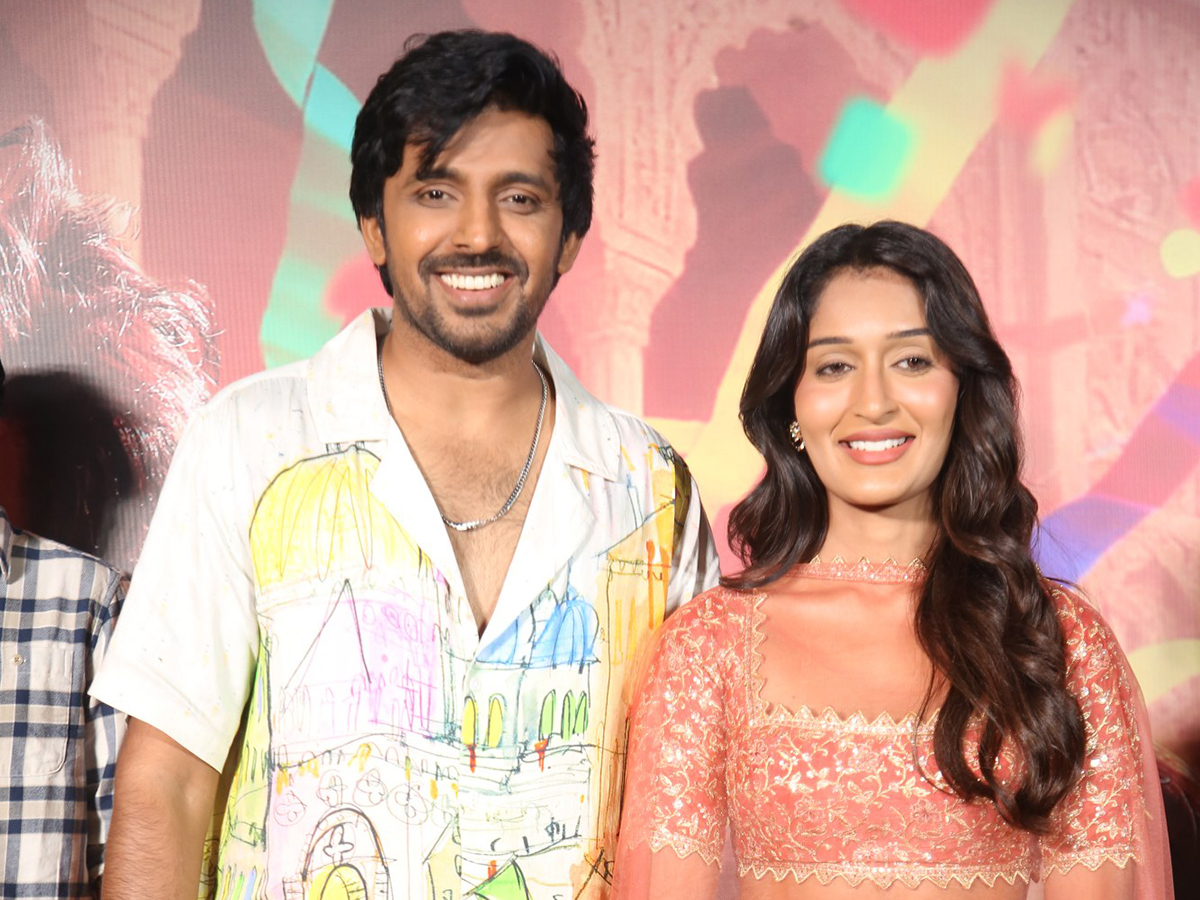 Mithra_20Mandali_20Trailer_20Launch_20Event_20Photos__20_283_29.jpg 3