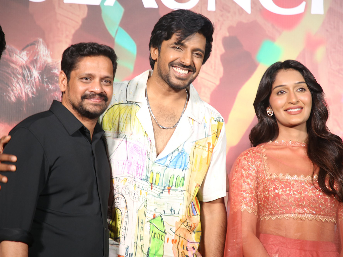 Mithra_20Mandali_20Trailer_20Launch_20Event_20Photos__20_284_29.jpg 4
