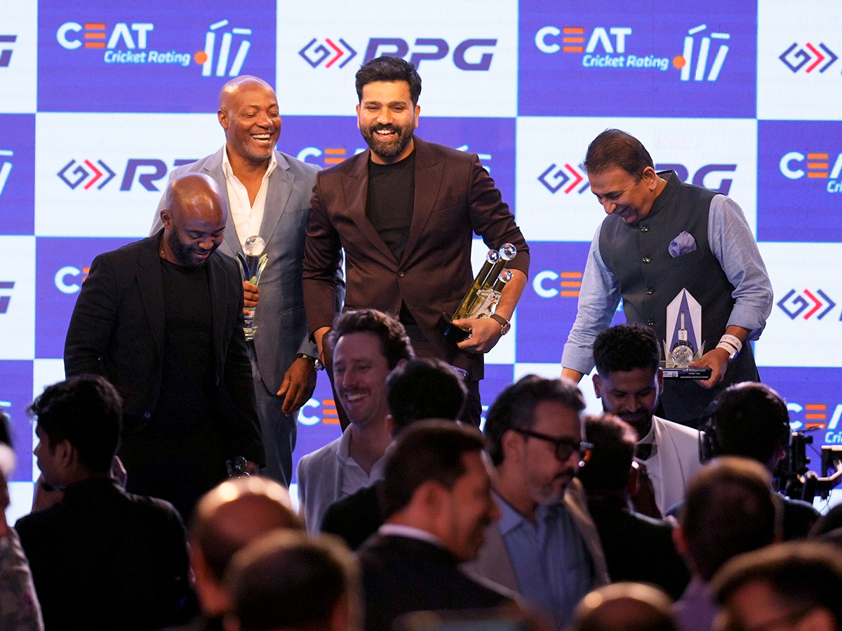 Rohit_20Sharma_20in_20CEAT_20Cricket_20Rating_20Awards_20Photos__20_282_29.jpg 2