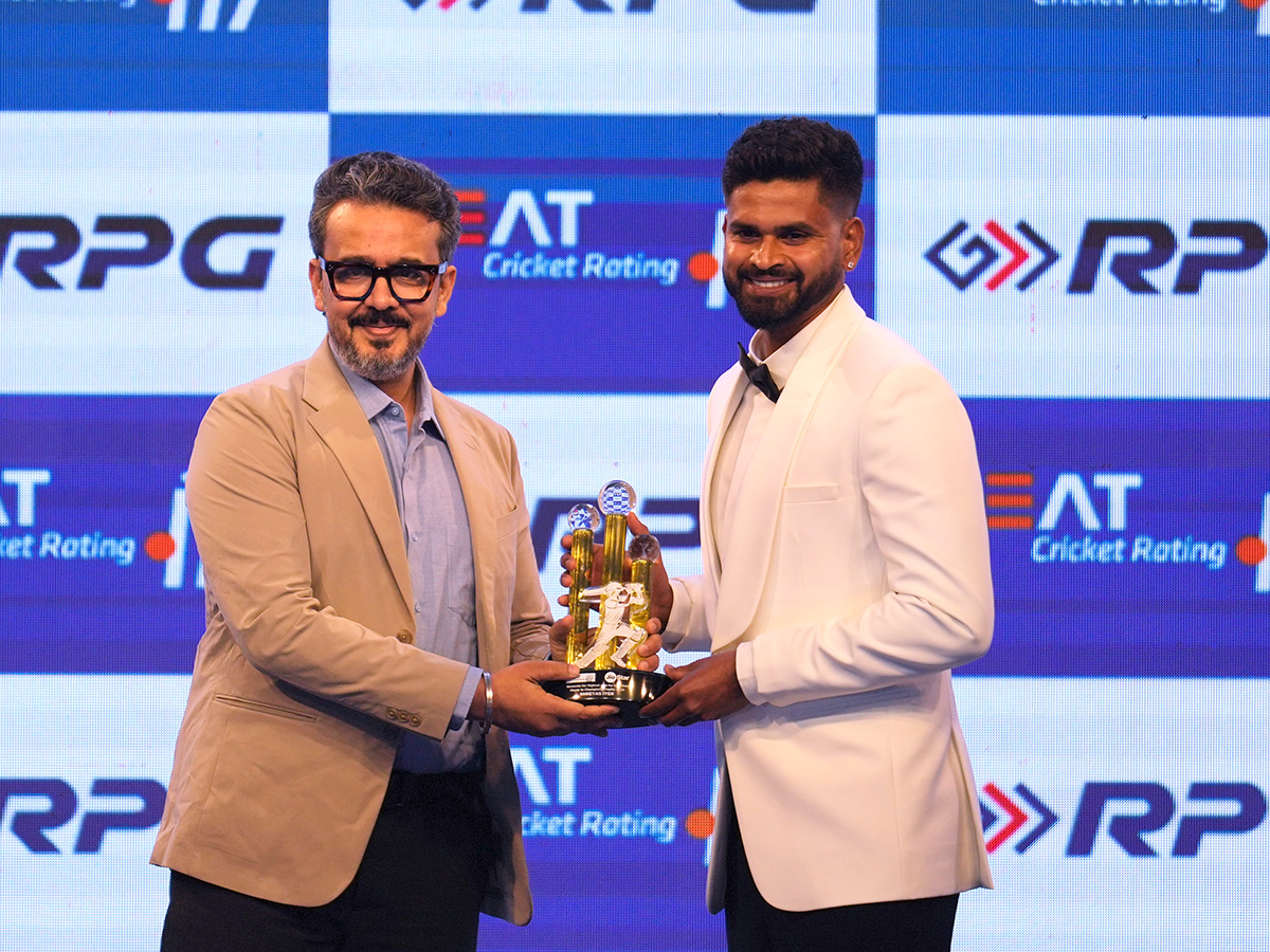 Rohit_20Sharma_20in_20CEAT_20Cricket_20Rating_20Awards_20Photos__20_286_29.jpg 6
