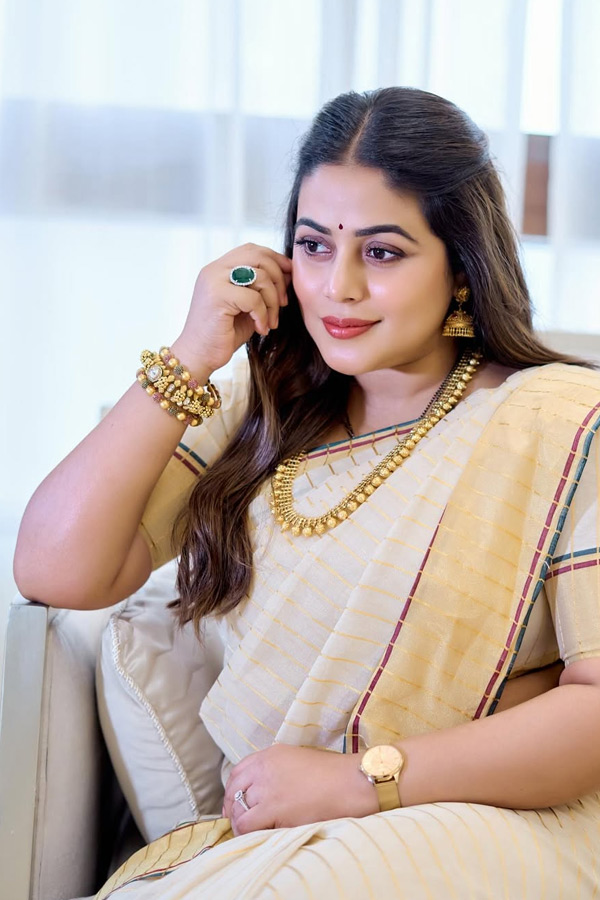 Actress_20Poorna_20looks_20gorgeous_20In_20saree_20Photos_20_284_29.jpg 5