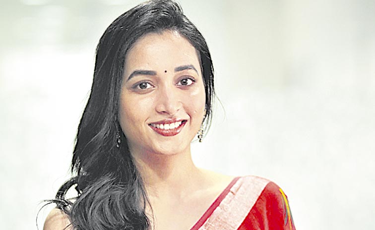 SrinidhiShetty_5D.jpg