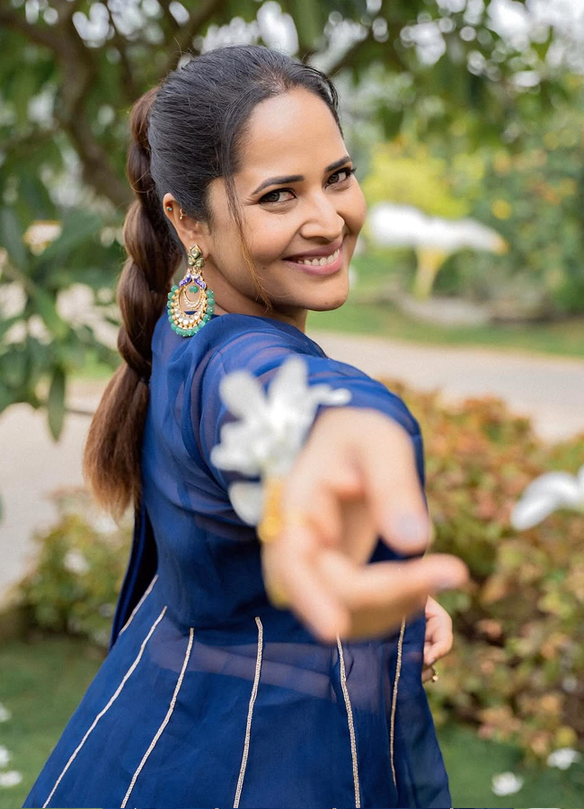 Anasuya_20pics16.jpg 17