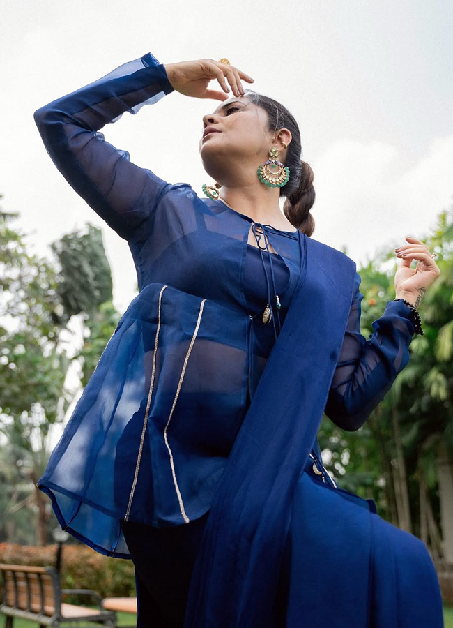 Anasuya_20pics9.jpg 10