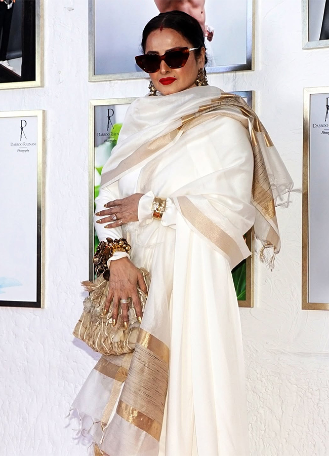 Bollywood_20Actress_20Rekha_20Fashion_20Looks_20Latest_20Photos__20_2813_29.jpg 13