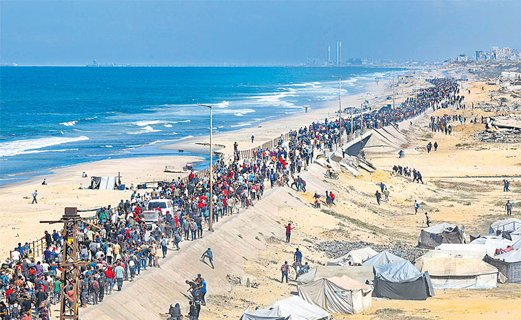 RETURNING-GAZANS.jpg