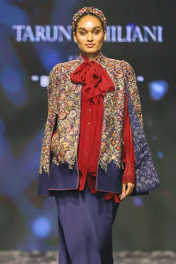 Tasva_20Grand_20Showcase_20at_20Lakme_20Fashion_20Week_20Photos_20_2816_29.jpg 17
