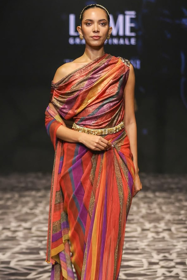 Tasva_20Grand_20Showcase_20at_20Lakme_20Fashion_20Week_20Photos_20_289_29.jpg 10