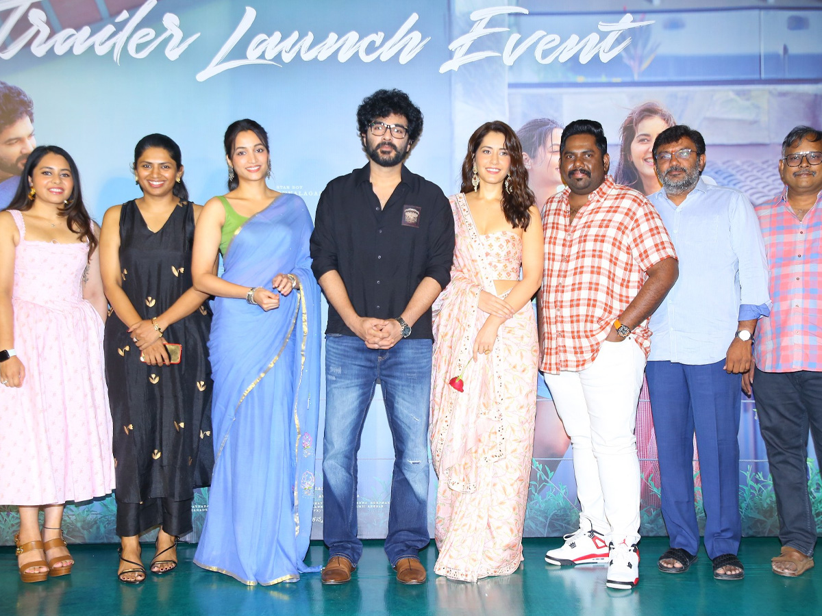 Telusu_20kada_20movie_20trailer_20launch13.jpg 13