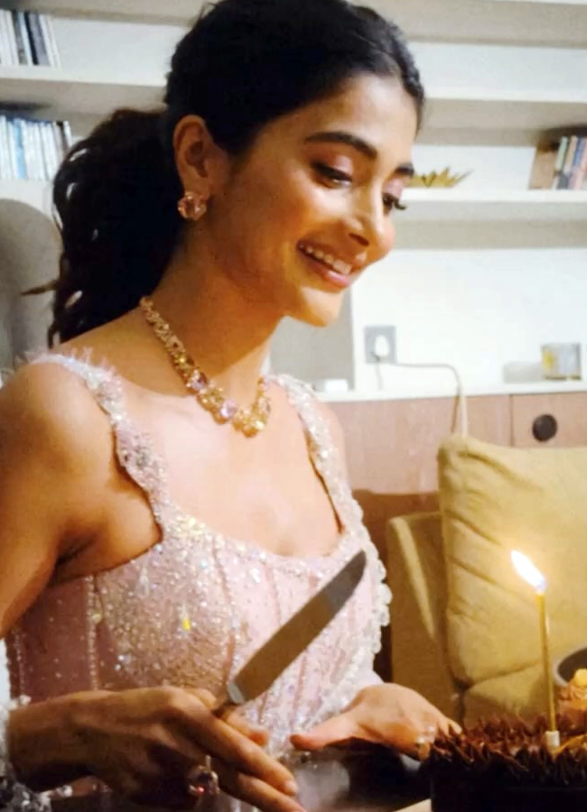 pooja_20hegde5.jpg 6